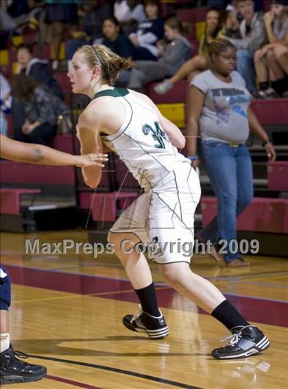 Thumbnail 2 in Iowa Park vs Paris (Fantasy of Lights Tournament) photogallery.