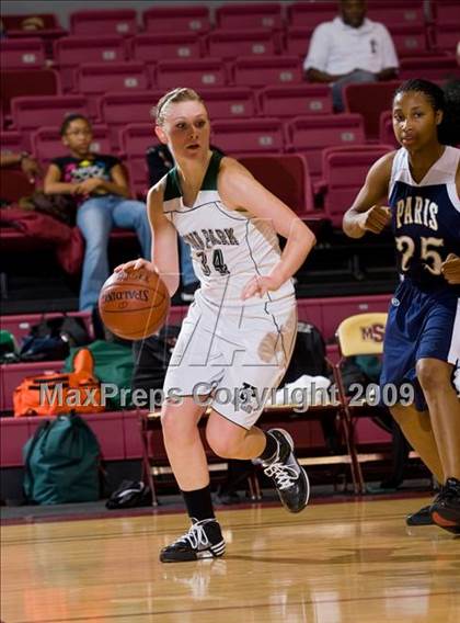 Thumbnail 2 in Iowa Park vs Paris (Fantasy of Lights Tournament) photogallery.