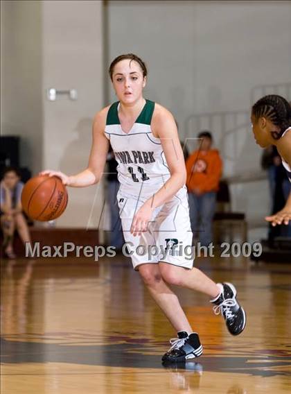 Thumbnail 3 in Iowa Park vs Paris (Fantasy of Lights Tournament) photogallery.