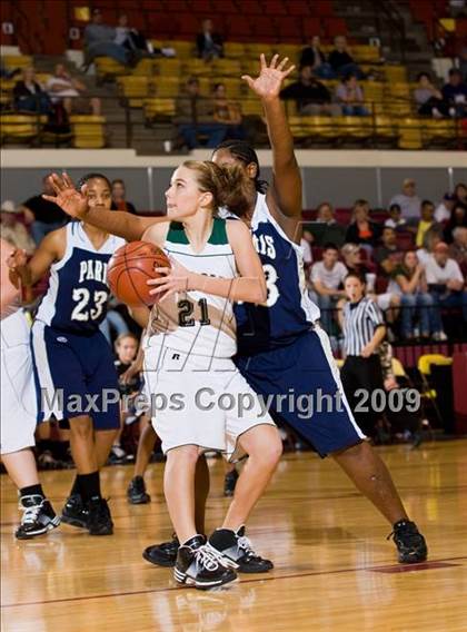 Thumbnail 2 in Iowa Park vs Paris (Fantasy of Lights Tournament) photogallery.