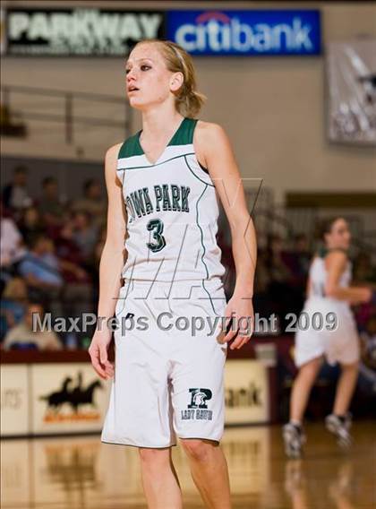 Thumbnail 2 in Iowa Park vs Paris (Fantasy of Lights Tournament) photogallery.