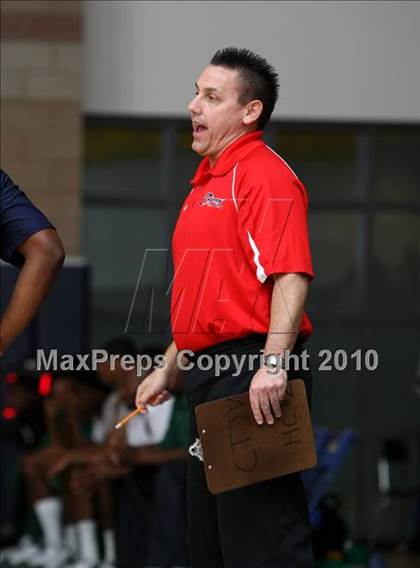 Thumbnail 2 in Colony vs. Dorsey (Johnnie Cochran Classic) photogallery.