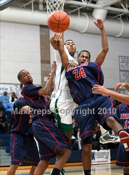 Thumbnail 1 in Colony vs. Dorsey (Johnnie Cochran Classic) photogallery.