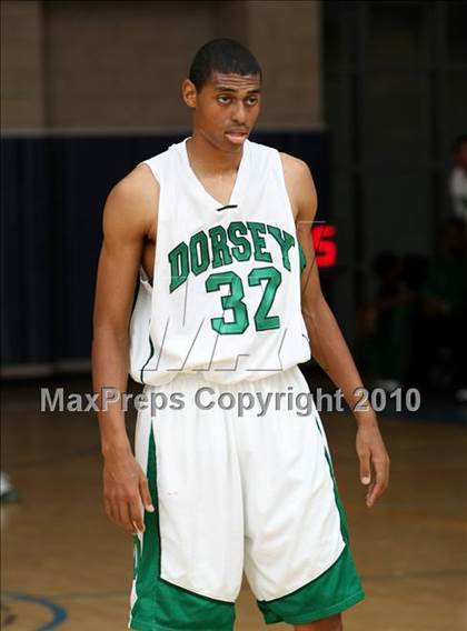 Thumbnail 2 in Colony vs. Dorsey (Johnnie Cochran Classic) photogallery.