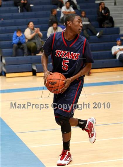 Thumbnail 2 in Colony vs. Dorsey (Johnnie Cochran Classic) photogallery.