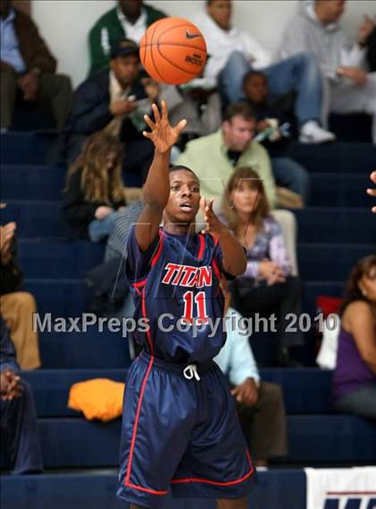 Thumbnail 2 in Colony vs. Dorsey (Johnnie Cochran Classic) photogallery.