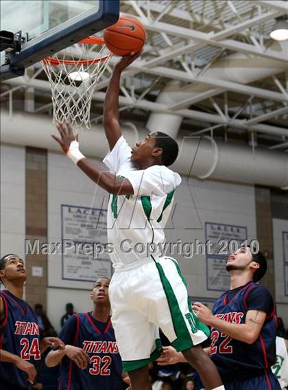 Thumbnail 3 in Colony vs. Dorsey (Johnnie Cochran Classic) photogallery.