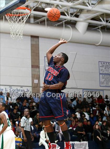 Thumbnail 2 in Colony vs. Dorsey (Johnnie Cochran Classic) photogallery.