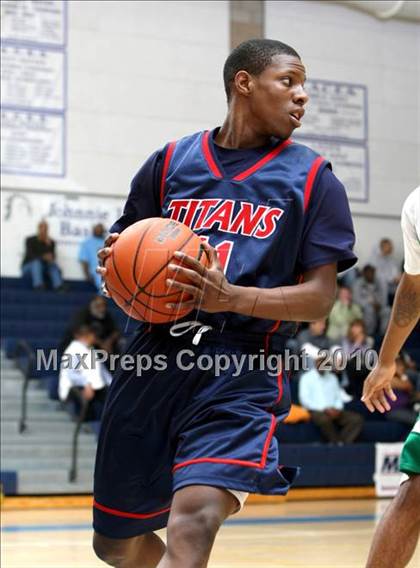 Thumbnail 3 in Colony vs. Dorsey (Johnnie Cochran Classic) photogallery.
