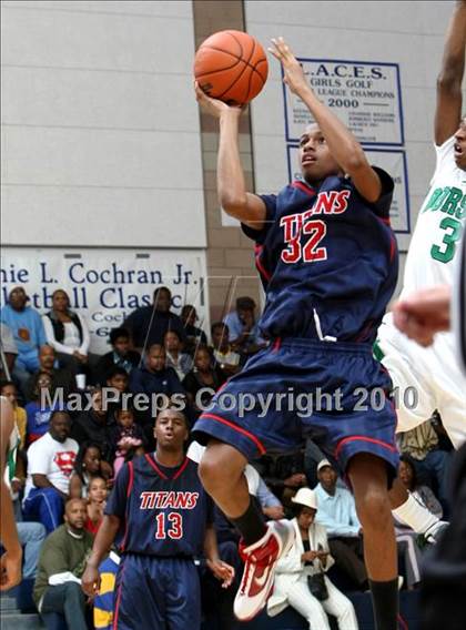 Thumbnail 3 in Colony vs. Dorsey (Johnnie Cochran Classic) photogallery.