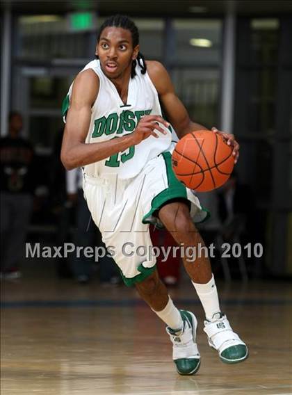 Thumbnail 3 in Colony vs. Dorsey (Johnnie Cochran Classic) photogallery.