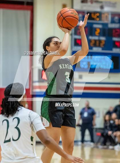 Thumbnail 1 in Beamer vs. Kentwood (WIAA 4A District 3/4 Quarterfinal) photogallery.