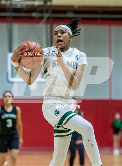 Thumbnail 3 in Beamer vs. Kentwood (WIAA 4A District 3/4 Quarterfinal) photogallery.