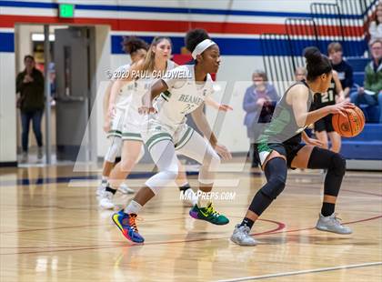 Thumbnail 3 in Beamer vs. Kentwood (WIAA 4A District 3/4 Quarterfinal) photogallery.