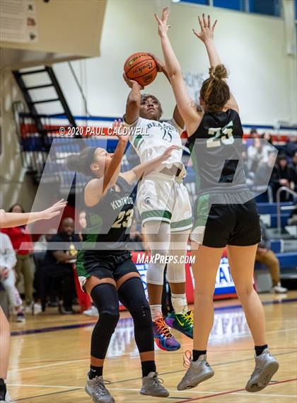 Thumbnail 2 in Beamer vs. Kentwood (WIAA 4A District 3/4 Quarterfinal) photogallery.