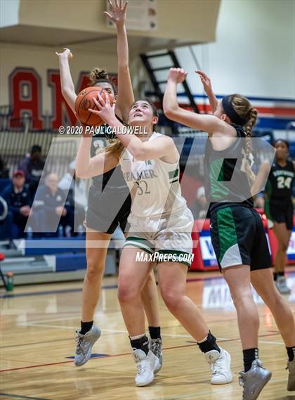 Thumbnail 2 in Beamer vs. Kentwood (WIAA 4A District 3/4 Quarterfinal) photogallery.