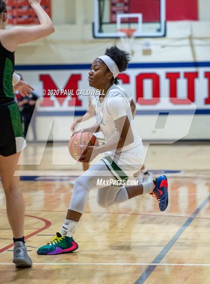 Thumbnail 3 in Beamer vs. Kentwood (WIAA 4A District 3/4 Quarterfinal) photogallery.