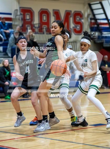 Thumbnail 1 in Beamer vs. Kentwood (WIAA 4A District 3/4 Quarterfinal) photogallery.
