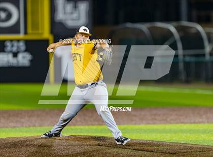 Thumbnail 3 in Bridge City vs Liberty (UIL Baseball 4A Region 3 Bi-District) photogallery.