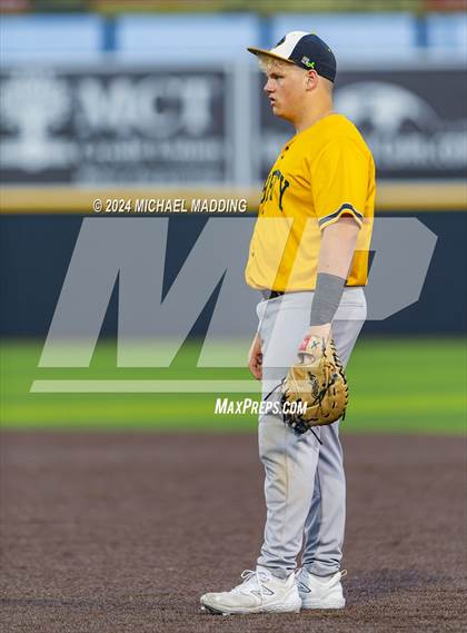 Thumbnail 2 in Bridge City vs Liberty (UIL Baseball 4A Region 3 Bi-District) photogallery.