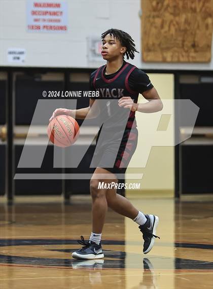 Thumbnail 2 in Nyack vs Rye (NYSPHSAA Section 1 Class A Quarter Final) photogallery.