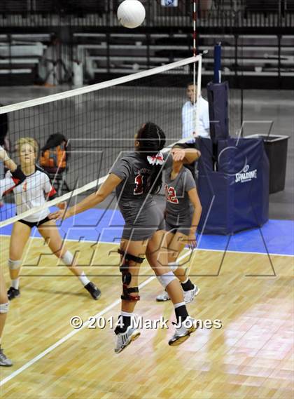 Thumbnail 3 in Monument Valley vs. Seton Catholic (AIA D3 Playoff) photogallery.