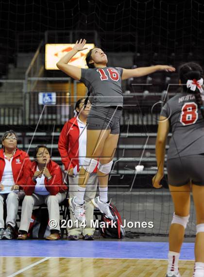 Thumbnail 1 in Monument Valley vs. Seton Catholic (AIA D3 Playoff) photogallery.