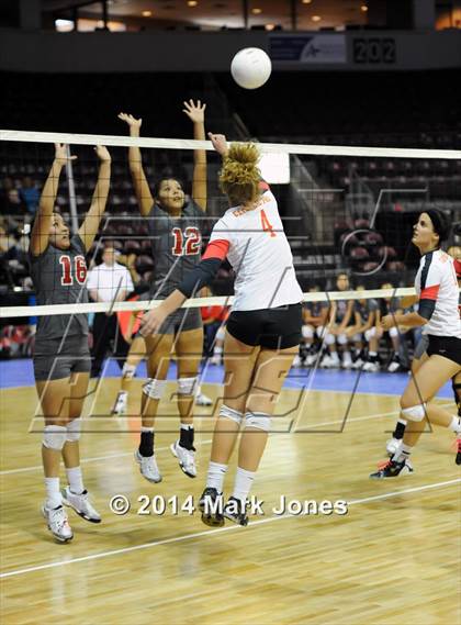 Thumbnail 1 in Monument Valley vs. Seton Catholic (AIA D3 Playoff) photogallery.