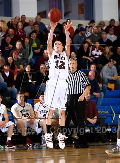 Thumbnail 3 in Bethel vs Notre Dame-Fairfield (SWC Semifinal) photogallery.