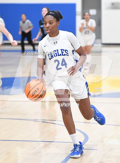 Thumbnail 2 in Phoenix Country Day vs. Horizon Honors (PCDS Desert Classic) photogallery.