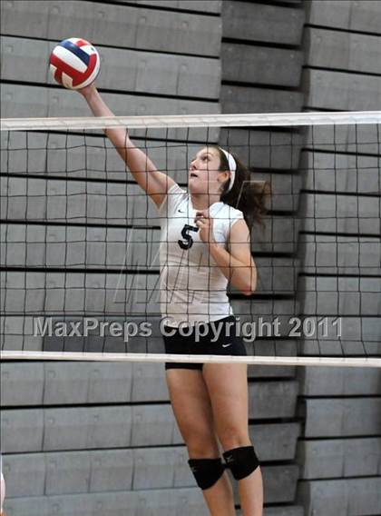 Thumbnail 2 in Mater Dei vs. Notre Dame Academy (Durango Fall Classic) photogallery.