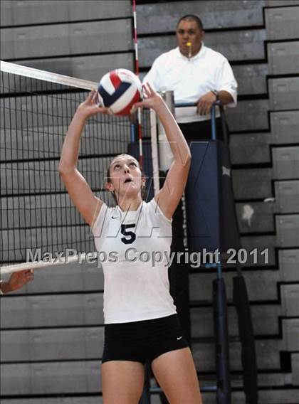 Thumbnail 1 in Mater Dei vs. Notre Dame Academy (Durango Fall Classic) photogallery.