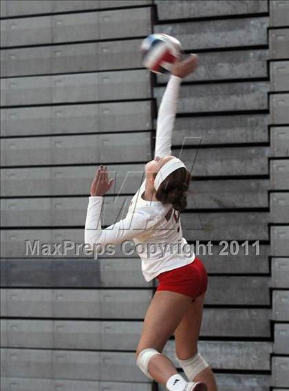 Thumbnail 3 in Mater Dei vs. Notre Dame Academy (Durango Fall Classic) photogallery.