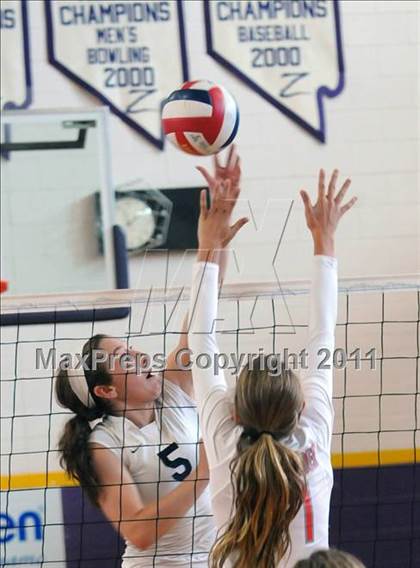 Thumbnail 2 in Mater Dei vs. Notre Dame Academy (Durango Fall Classic) photogallery.