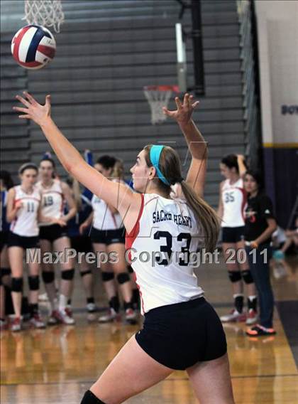 Thumbnail 1 in Mater Dei vs. Notre Dame Academy (Durango Fall Classic) photogallery.