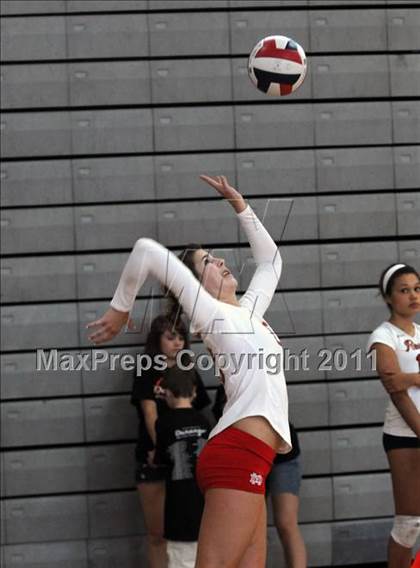 Thumbnail 3 in Mater Dei vs. Notre Dame Academy (Durango Fall Classic) photogallery.