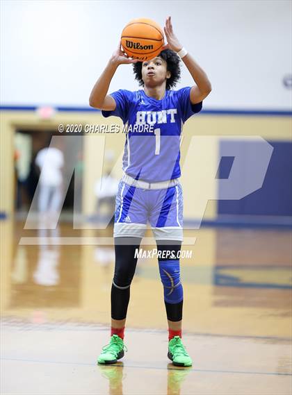 Thumbnail 1 in Hunt vs E.E. Smith (NCHSAA 4th Round Playoffs) photogallery.