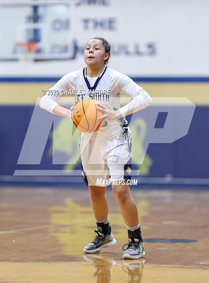 Thumbnail 2 in Hunt vs E.E. Smith (NCHSAA 4th Round Playoffs) photogallery.