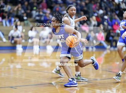 Thumbnail 2 in Hunt vs E.E. Smith (NCHSAA 4th Round Playoffs) photogallery.