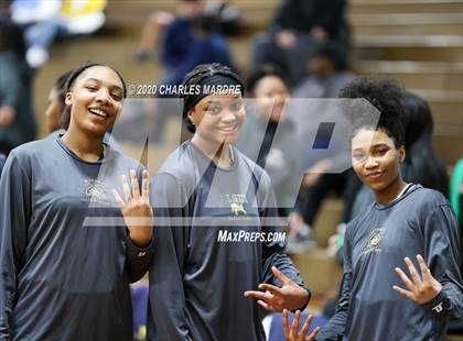 Thumbnail 3 in Hunt vs E.E. Smith (NCHSAA 4th Round Playoffs) photogallery.