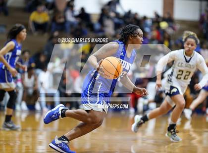 Thumbnail 2 in Hunt vs E.E. Smith (NCHSAA 4th Round Playoffs) photogallery.