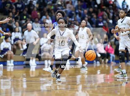 Thumbnail 3 in Hunt vs E.E. Smith (NCHSAA 4th Round Playoffs) photogallery.