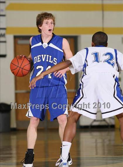 Thumbnail 2 in Unicoi County vs Karns (Pilot Food-Mart Classic)  photogallery.