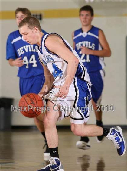 Thumbnail 1 in Unicoi County vs Karns (Pilot Food-Mart Classic)  photogallery.