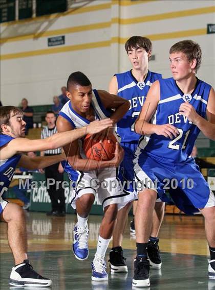 Thumbnail 2 in Unicoi County vs Karns (Pilot Food-Mart Classic)  photogallery.