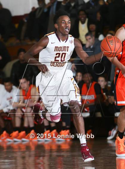 Thumbnail 1 in Mamaroneck vs Mt. Vernon (Coaches vs Cancer Super Classic) photogallery.
