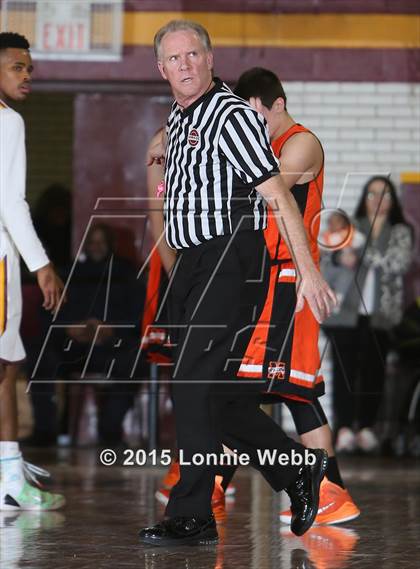 Thumbnail 3 in Mamaroneck vs Mt. Vernon (Coaches vs Cancer Super Classic) photogallery.