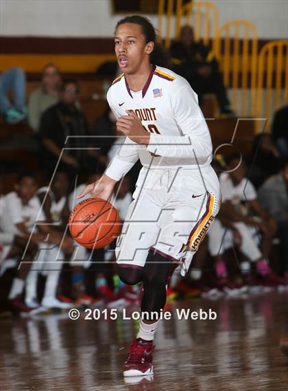 Thumbnail 2 in Mamaroneck vs Mt. Vernon (Coaches vs Cancer Super Classic) photogallery.