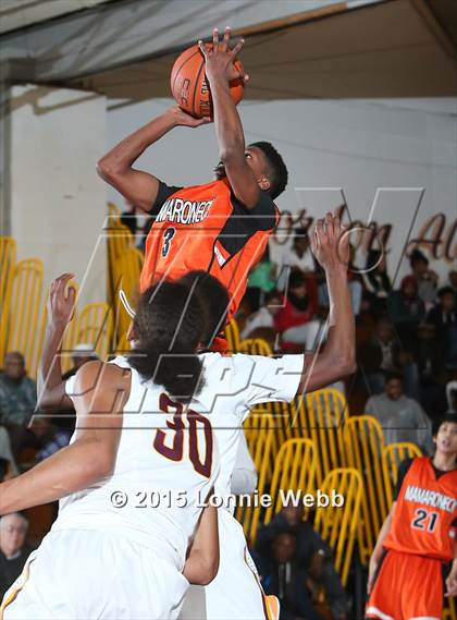 Thumbnail 2 in Mamaroneck vs Mt. Vernon (Coaches vs Cancer Super Classic) photogallery.