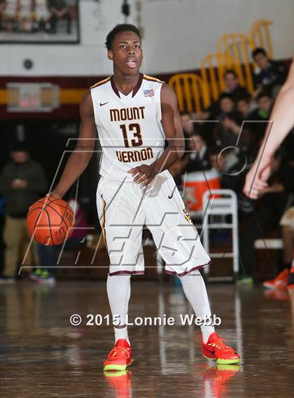 Thumbnail 3 in Mamaroneck vs Mt. Vernon (Coaches vs Cancer Super Classic) photogallery.
